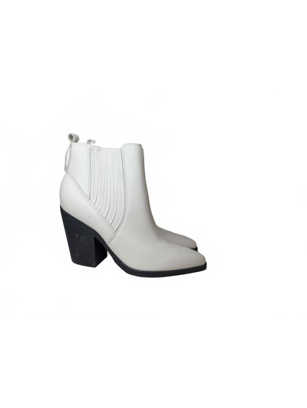 NWOT Marc Fisher "Carves" Ivory Leather Ankle Booties Size 7